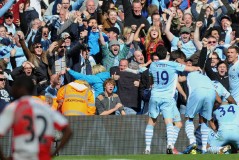 西蒙尼激情失控对阵利物浦，裁判判罚引发争议与球迷冲突